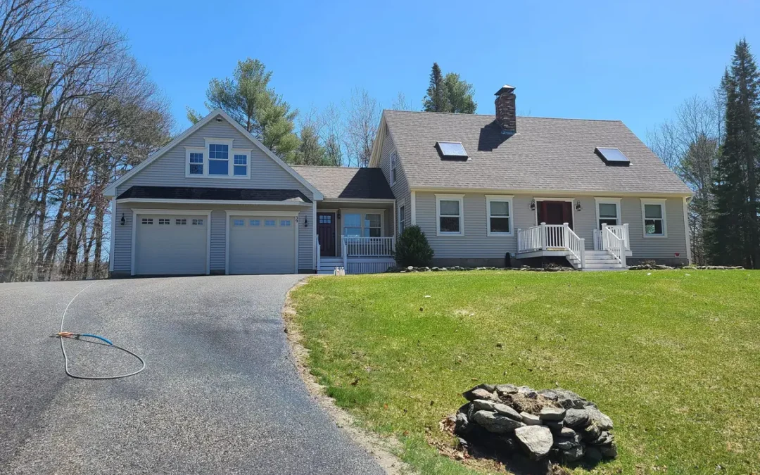 Is It Better to Schedule a House Washing Service in Late Spring or Early Summer?